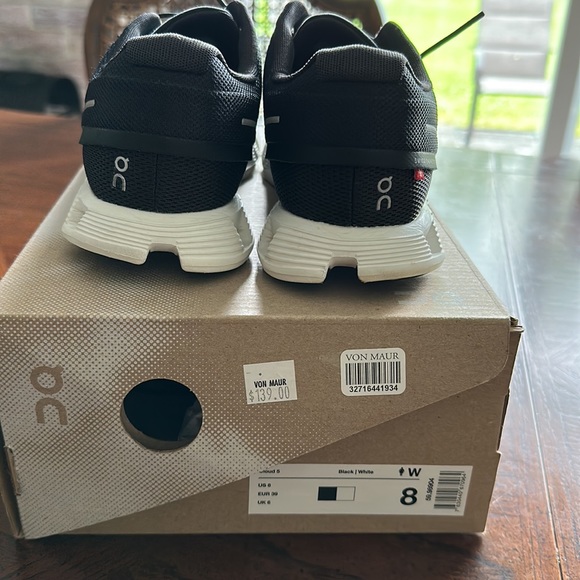 On running Cloud 5 black/white size 8 - Picture 3 of 7